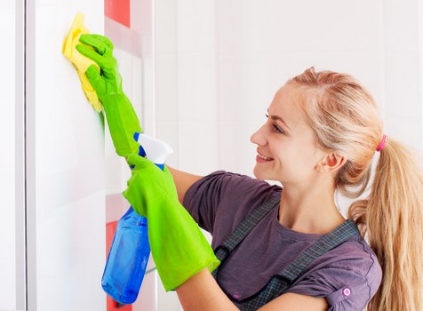 Curtain cleaning service for West Kensington homes and flats